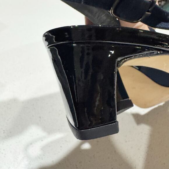 STUART WEITZMAN Black Navy Patent Leather Fabric Buckle Open Toe Pumps Sz 8.5 - Picture 8 of 9